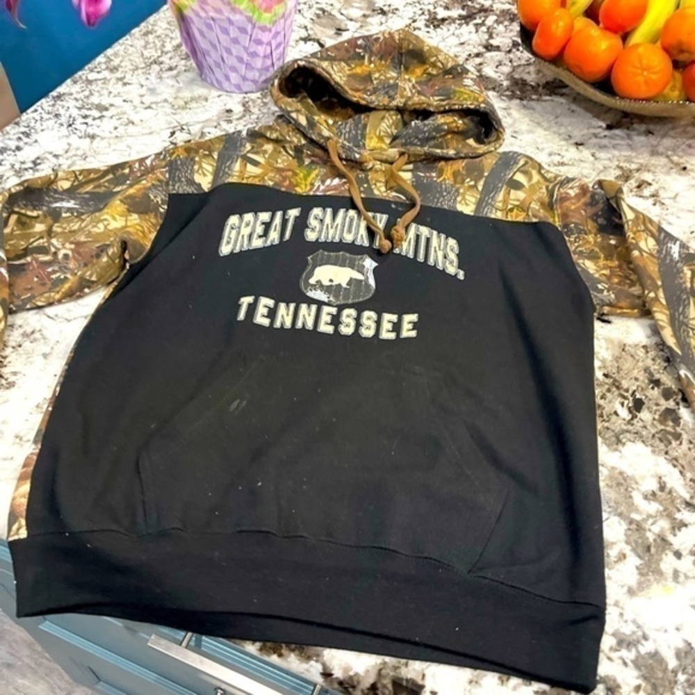 Great Smoky Mtns. Hoodie men’s size M